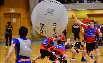 « Le Kin ball favorise la mixité, encourage le fairplay et l’échange constructif »